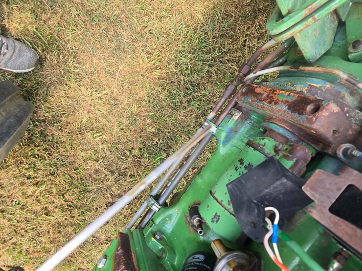 john-deere-2240-image-21
