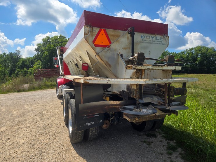 2009-peterbilt-367-image-12