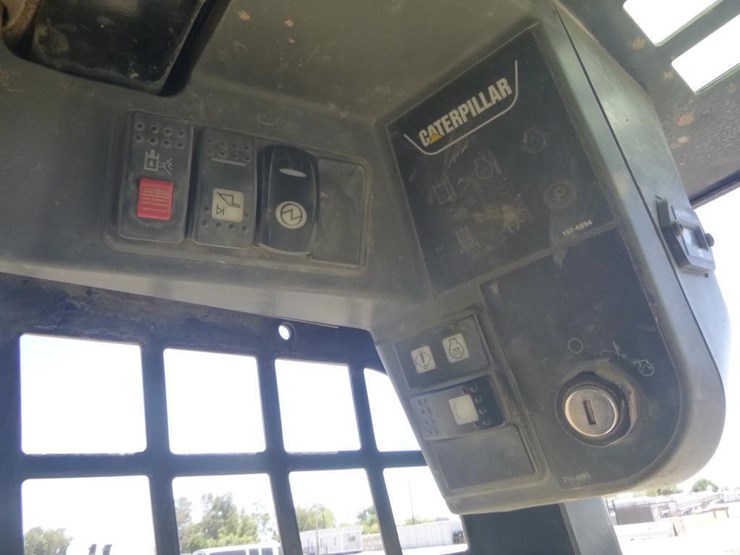 2012-caterpillar-226b3-image-18