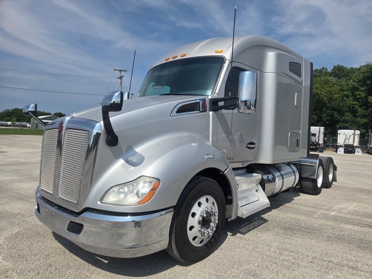 2018-kenworth-t680-image-2