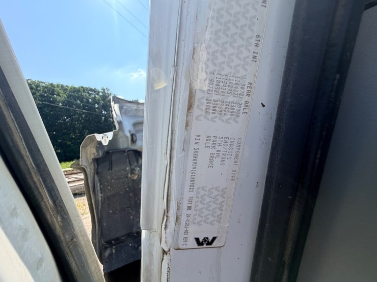 2016-western-star-4700-image-124
