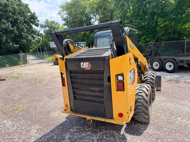 2014-caterpillar-272d-image-13