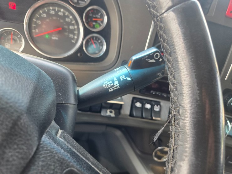 2019-kenworth-t680-image-58
