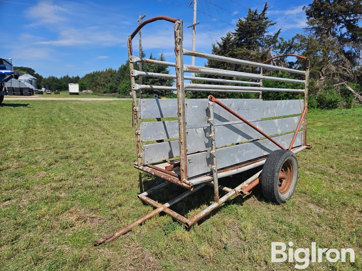 portable-livestock-loading-chute-image-1