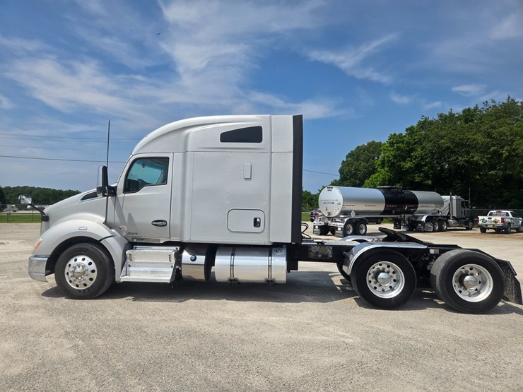 2019-kenworth-t680-image-7