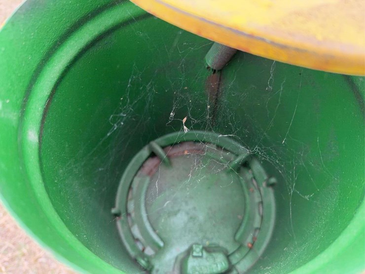 john-deere-two-row-pull-type-planter-image-23