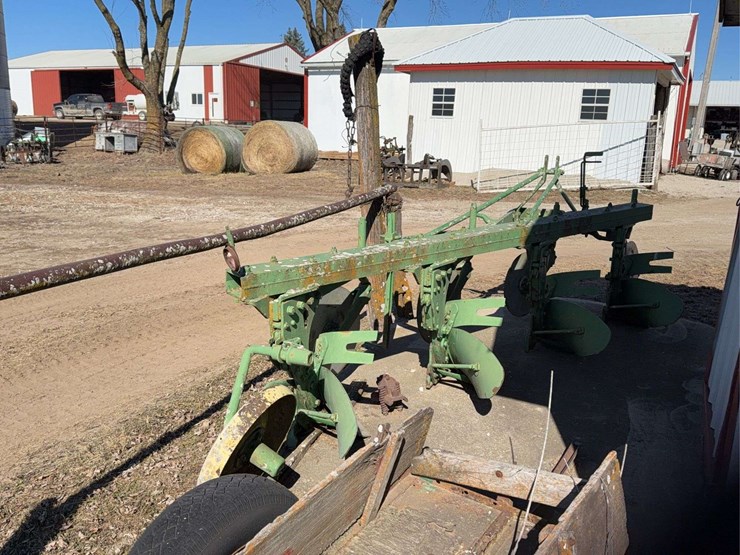 john-deere-three-point-four-bottom-plow-image-6