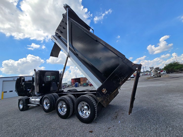 2015-kenworth-t800-image-75