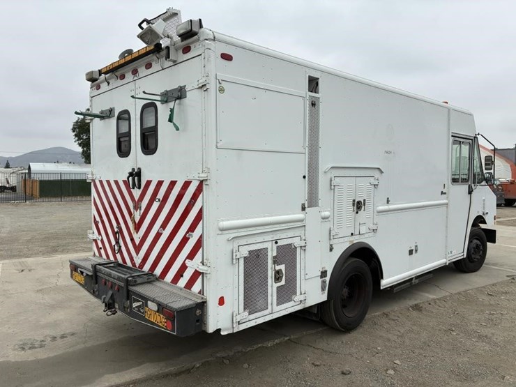 2008-workhorse-w62-image-3