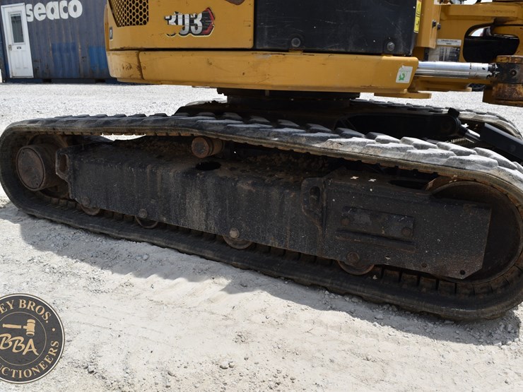 2023-caterpillar-303cr-image-32