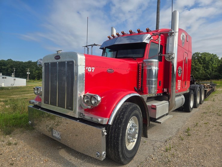 2007-peterbilt-379-image-1