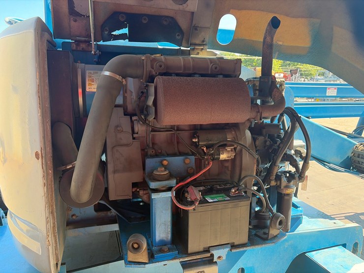 #201-•-2000-genie-z45/25-articulating-boom-lift-image-6