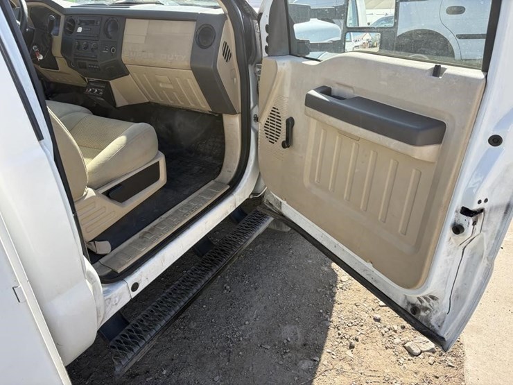 2010-ford-f450-image-10