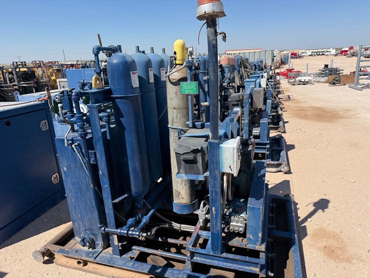 caterpillar-550-image-2
