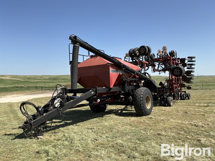 case-ih-2400-image-1