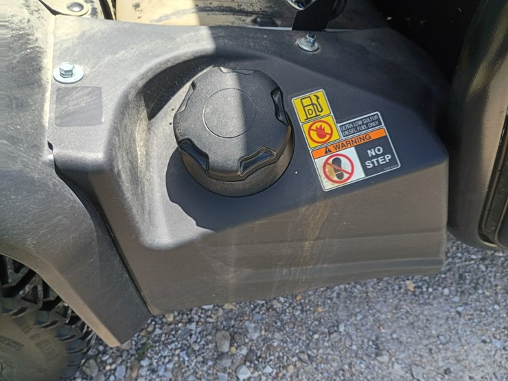2025-kubota-rtv1100-image-38