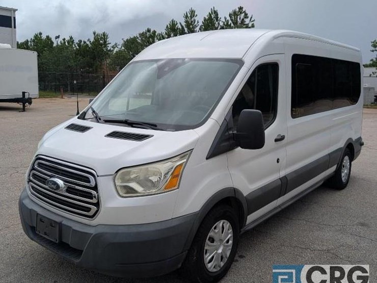 2016-ford-transit-image-1