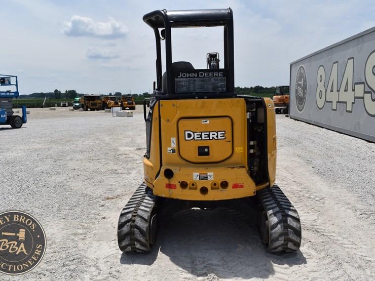 2020-deere-35g-image-4