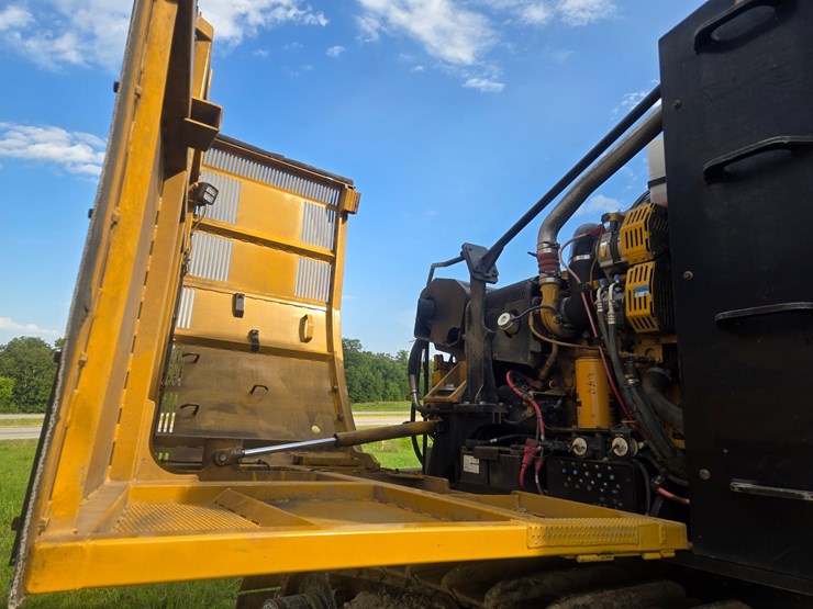 2015-caterpillar-521b-image-19