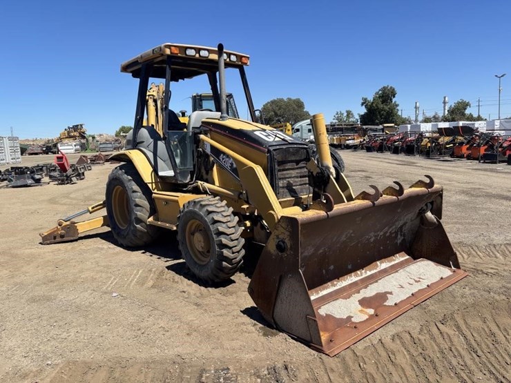 caterpillar-420d-image-2