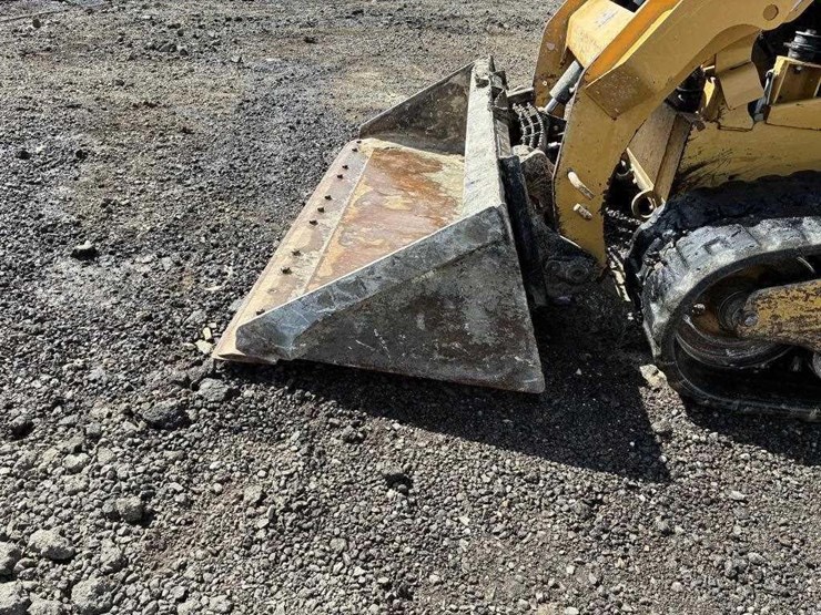 2023-caterpillar-259d3-image-5