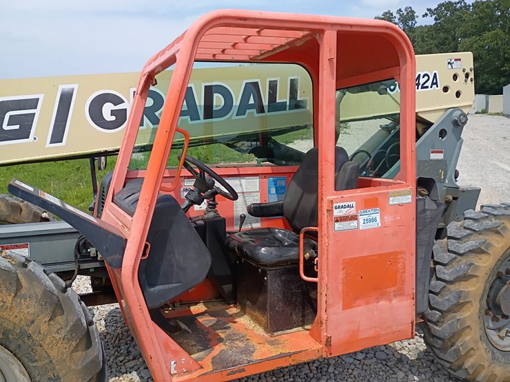 2004-jlg-g6-42a-image-26