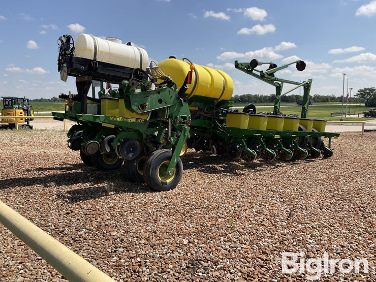 2010-john-deere-1770nt-image-6