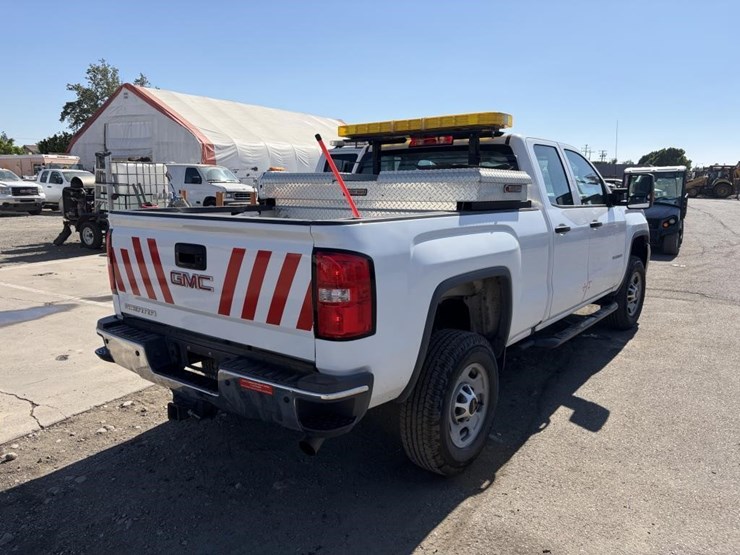2017-gmc-sierra-2500hd-image-3