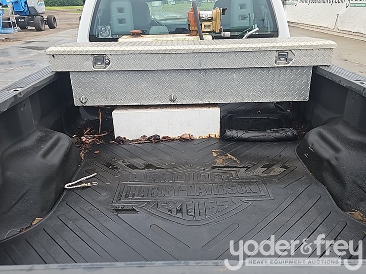 2011-ford-f250sd-image-16