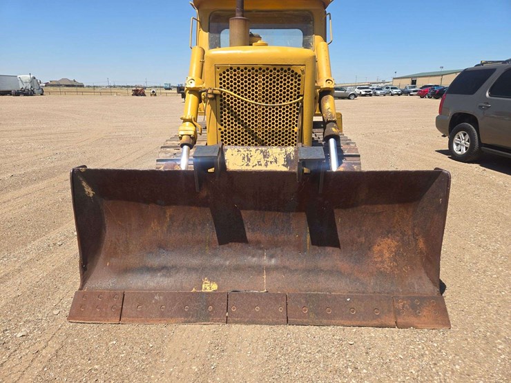 caterpillar-dozer-crawler-tractor-image-2