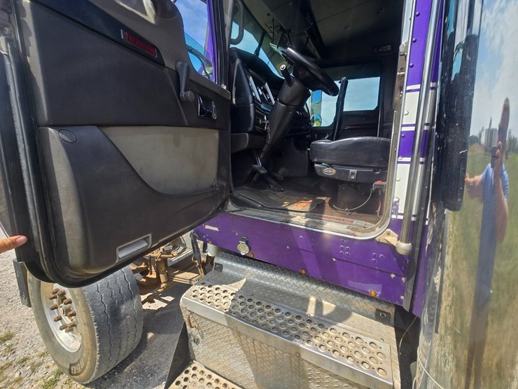 2006-kenworth-w900-image-50