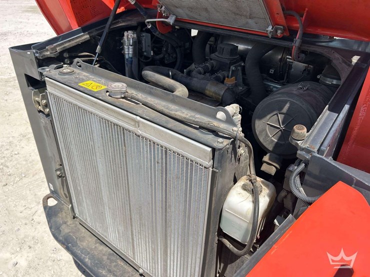 kubota-svl97-2-compact-track-loader-skid-steer-image-10