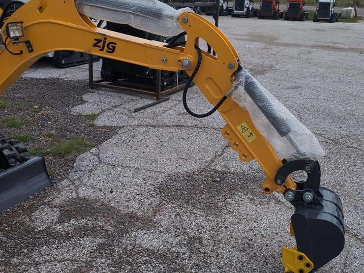 zjg-mini-excavator-zj-12-(yellow)-image-2