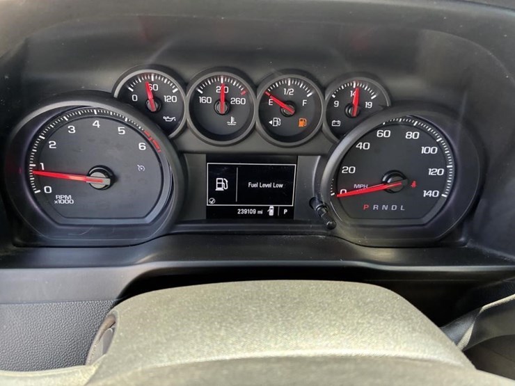 2019-chevrolet-silverado-1500-image-16