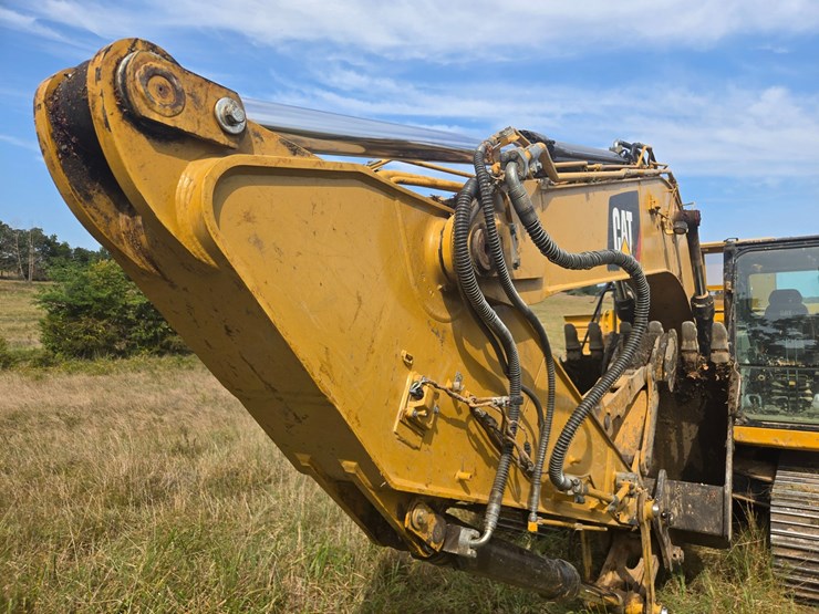 2019-caterpillar-320-image-112