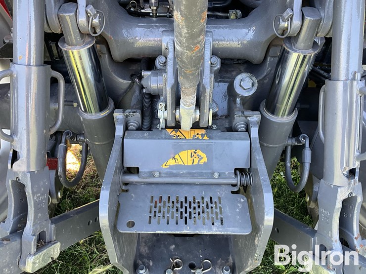 2019-massey-ferguson-5711-image-16