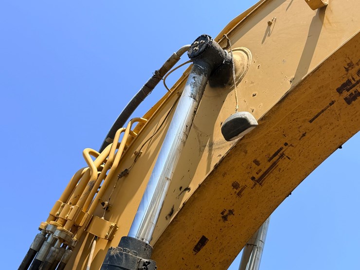 2010-caterpillar-328d-image-113