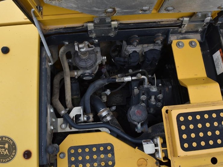 2014-komatsu-pc138us-lc-10-image-48