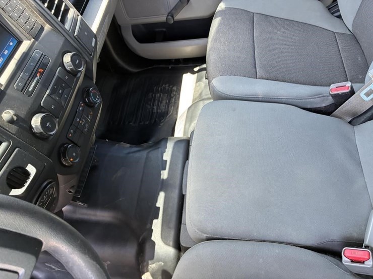 2017-ford-f150-image-22