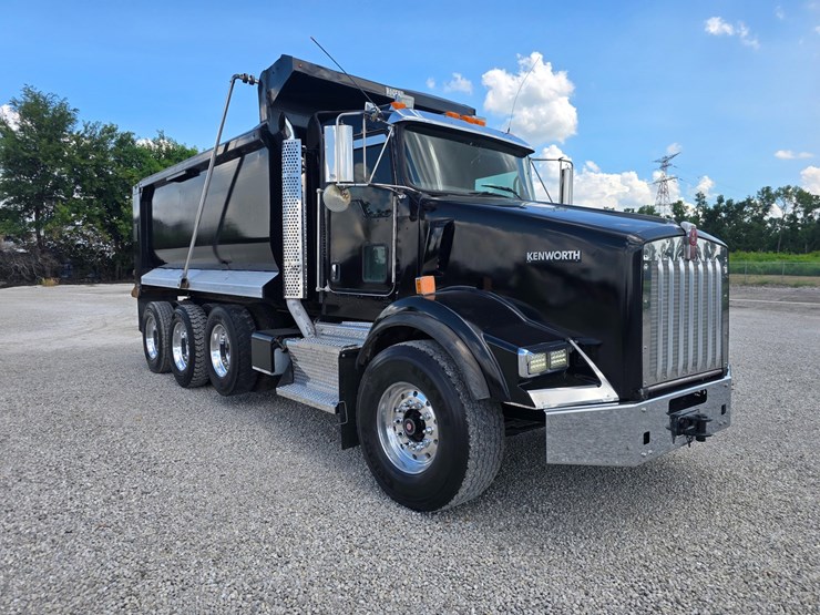 2015-kenworth-t800-image-25