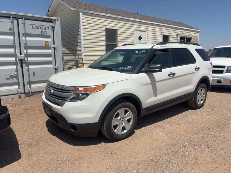 2012-ford-explorer-image-1
