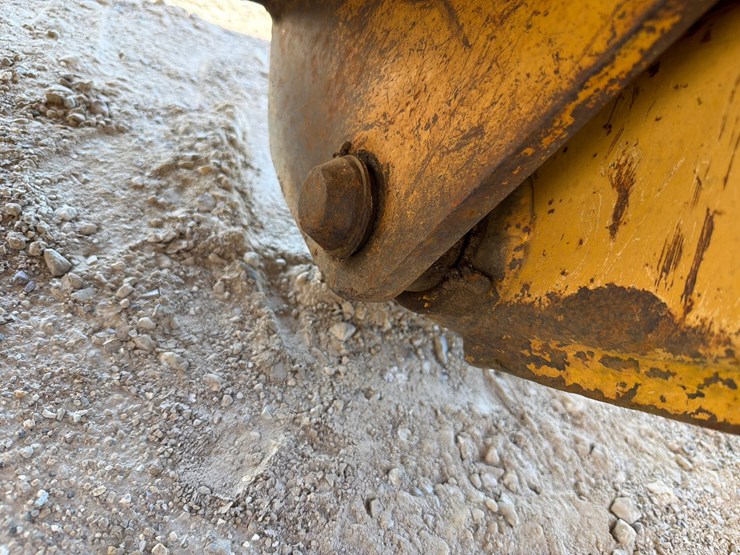 2000-deere-710d-image-71