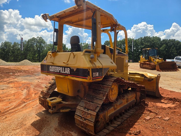 2005-caterpillar-d5n-xl-image-8