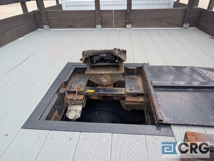 2012-freightliner-m2-stakebed-truck-image-32