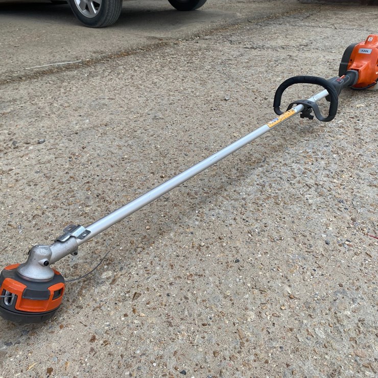 #39198 • HUSQVARNA 130L WEEDEATER