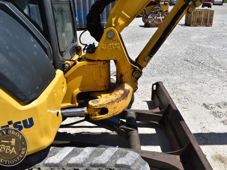 2016-komatsu-pc55mr-5-image-32
