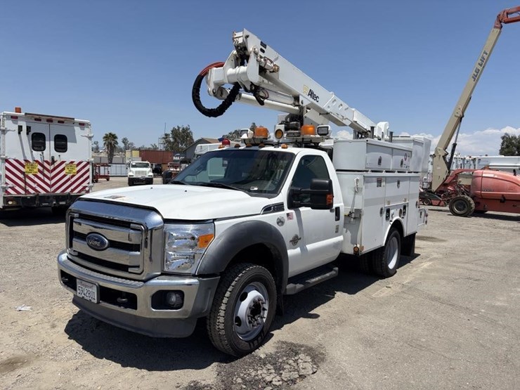 2015-ford-f550-xlt-image-1