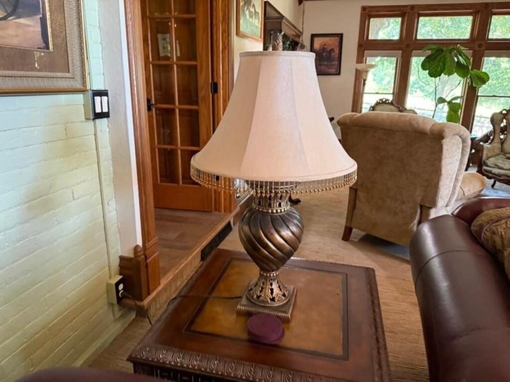 (2)-table-lamps-image-3