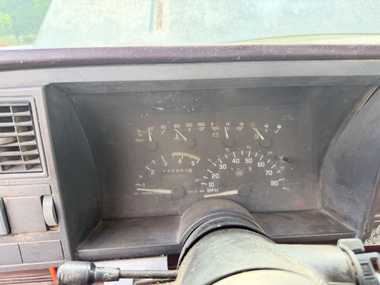 1993-chevrolet-k2500-image-47