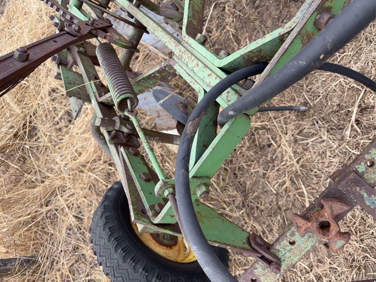 john-deere-pull-type-four-bottom-plow-image-13
